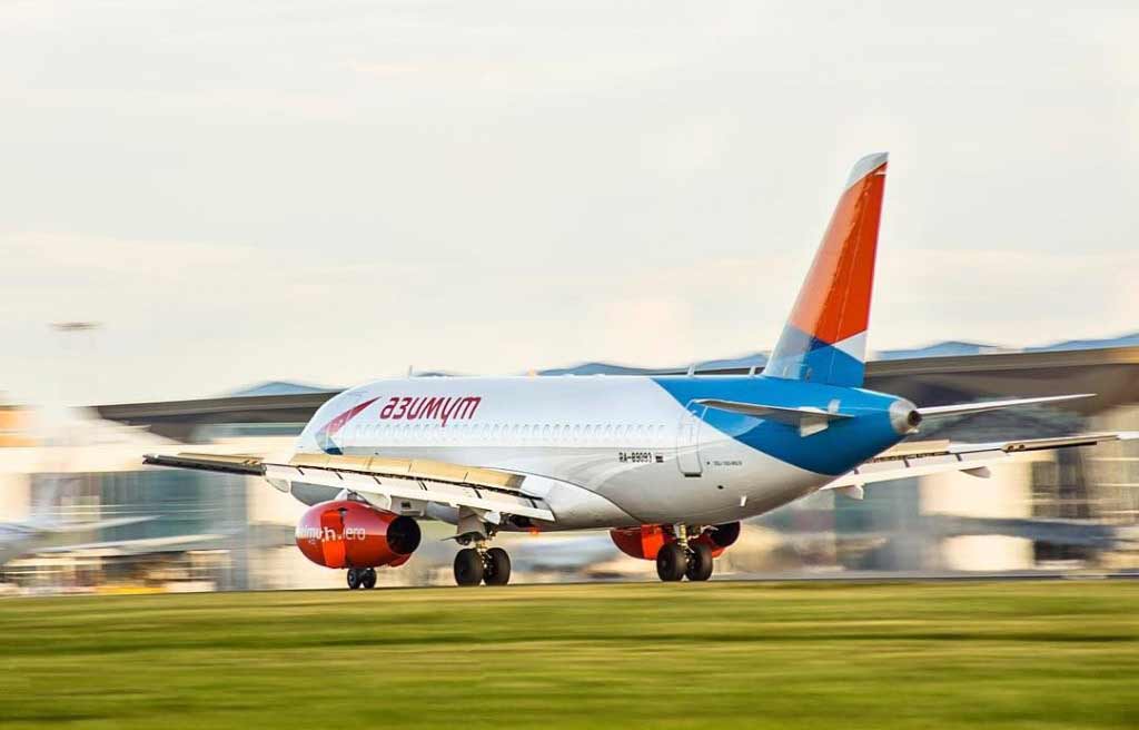 Regular flight. Азимут авиакомпания. Самолет Азимут. Перевозчик Азимут. Самолёты Азимут фото.