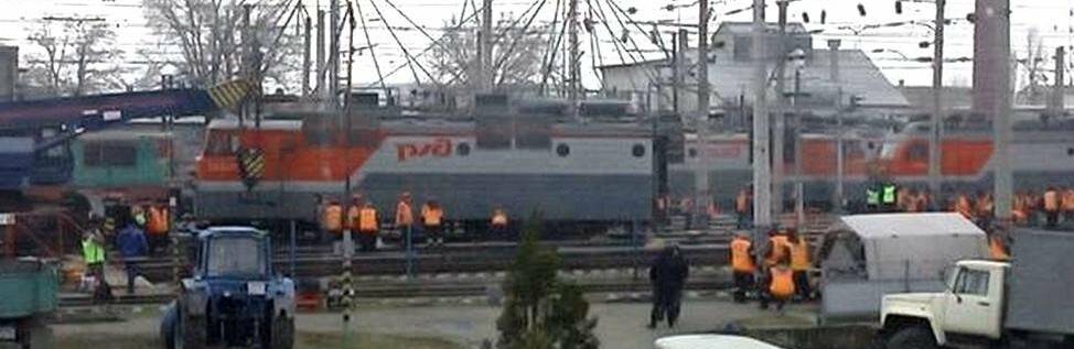 Тепловоз на памятник. Поезд электровоз. Локомотив прибыл на станцию. На московский вокзал прибудет агитационный поезд. 6901/6902 нижний новгород московский вокзал арзамас-2 ретро-поезд.